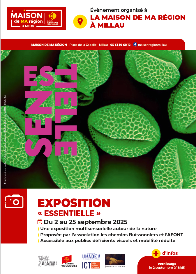 L'affiche de l'exposition qui reprend les informations liées au lieu et l'image type qui illustre toutes les affiches de son itinéraire. "Essentielle" est écrit en deux colonnes verticales de majuscules roses. En fond, sur du noir, un des éléments exposés vu en gros plan: comme des gros grains de cafés verts et presque phosphorescents.