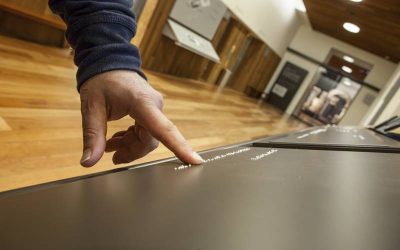 Débat: accès tactile et accessibilité esthétique des arts plastiques